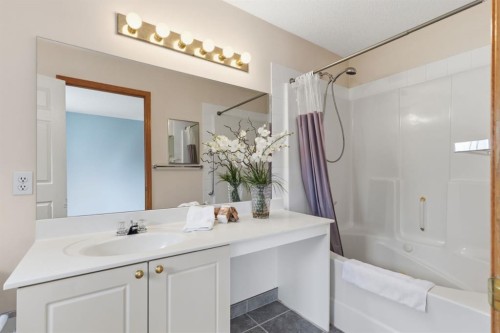 128 Valley Brook Circle Nw, Calgary, AB - Indoor Photo Showing Bathroom