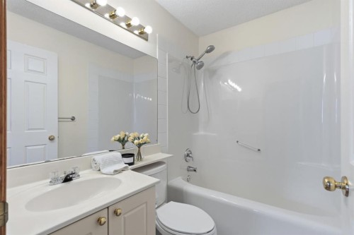 128 Valley Brook Circle Nw, Calgary, AB - Indoor Photo Showing Bathroom