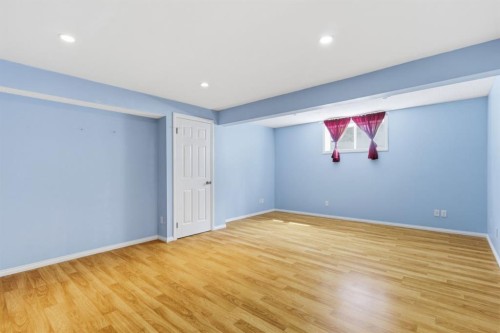 128 Valley Brook Circle Nw, Calgary, AB - Indoor Photo Showing Other Room