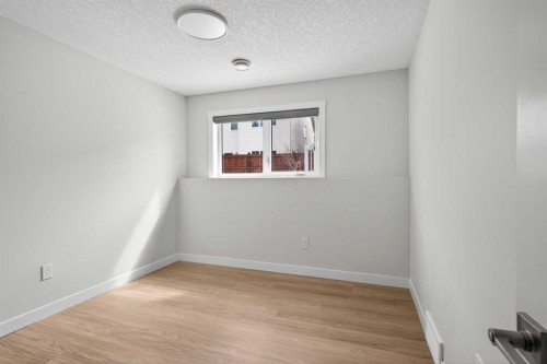 48 Willow Green Sw, Airdrie, AB - Indoor Photo Showing Other Room