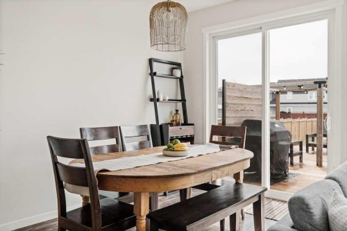 77 Magnolia Heath Se, Calgary, AB - Indoor Photo Showing Dining Room