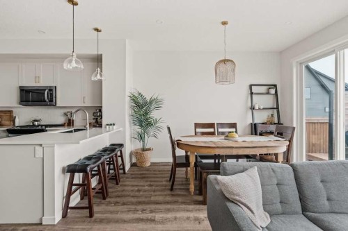 77 Magnolia Heath Se, Calgary, AB - Indoor