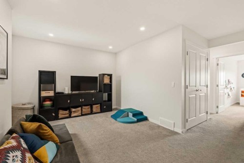 77 Magnolia Heath Se, Calgary, AB - Indoor