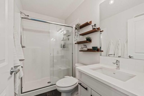 77 Magnolia Heath Se, Calgary, AB - Indoor Photo Showing Bathroom