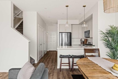 77 Magnolia Heath Se, Calgary, AB - Indoor Photo Showing Other Room