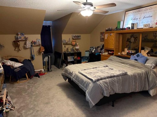 1065 East Chestermere Drive, Chestermere, AB - Indoor Photo Showing Bedroom
