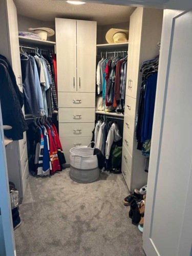 1065 East Chestermere Drive, Chestermere, AB - Indoor With Storage