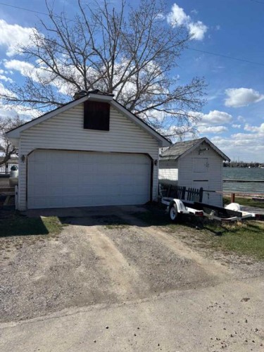 1065 East Chestermere Drive, Chestermere, AB - Outdoor