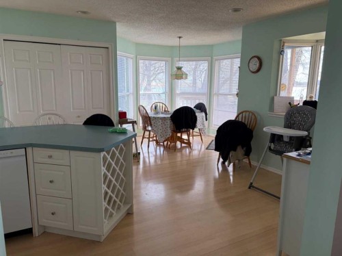 1065 East Chestermere Drive, Chestermere, AB - Indoor