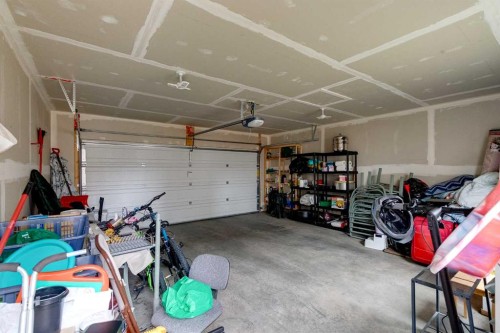 114 Hillcrest Close Sw, Airdrie, AB - Indoor Photo Showing Garage