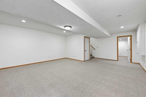 169 Cranberry Square Se, Calgary, AB - Indoor Photo Showing Other Room