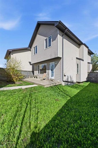 169 Cranberry Square Se, Calgary, AB - Outdoor With Exterior