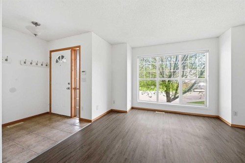 169 Cranberry Square Se, Calgary, AB - Indoor Photo Showing Other Room