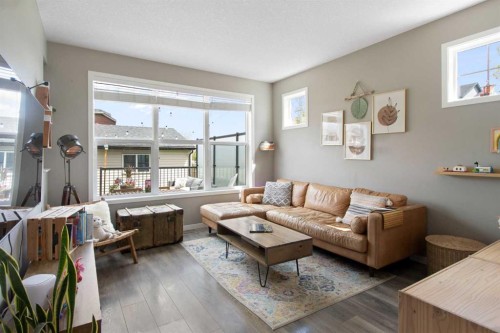 7 Masters Square Se, Calgary, AB - Indoor Photo Showing Living Room