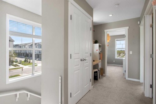 7 Masters Square Se, Calgary, AB - Indoor Photo Showing Other Room
