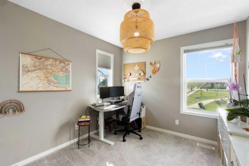 7 Masters Square Se, Calgary, AB - Indoor Photo Showing Office