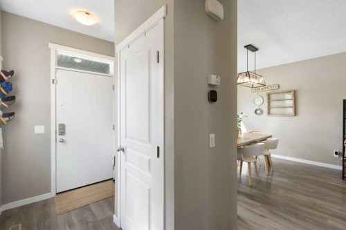 7 Masters Square Se, Calgary, AB - Indoor Photo Showing Other Room