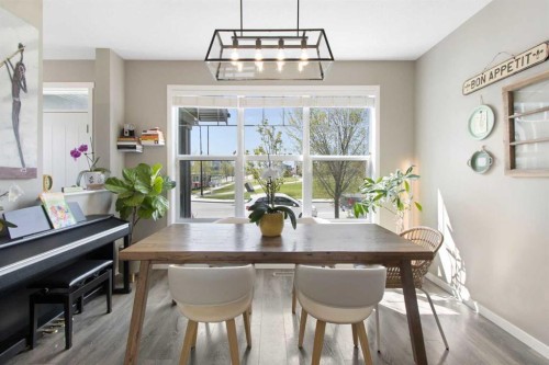 7 Masters Square Se, Calgary, AB - Indoor Photo Showing Dining Room