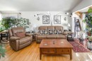 4012 Varsity Drive Nw, Calgary, AB  - Indoor Photo Showing Living Room 