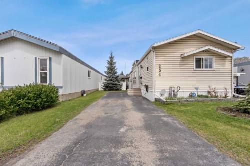 254 Erin Woods Circle Se, Calgary, AB - Outdoor