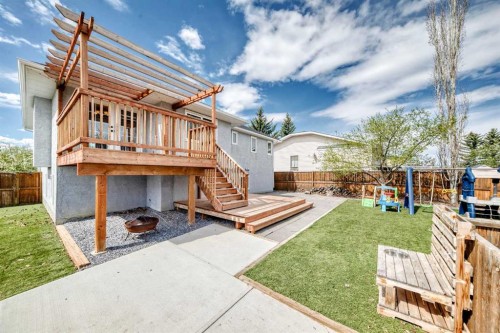 26 Green Meadow Drive, Strathmore, AB - Outdoor With Deck Patio Veranda