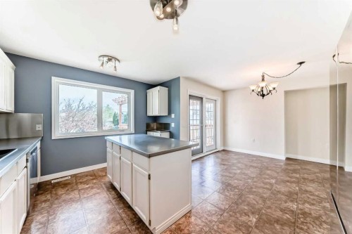 26 Green Meadow Drive, Strathmore, AB - Indoor Photo Showing Kitchen