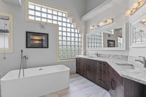 72 Strathlea Place Sw, Calgary, AB - Indoor Photo Showing Bathroom