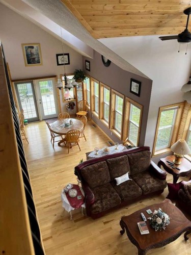 22037 Range Road 280, Cardston, AB - Indoor