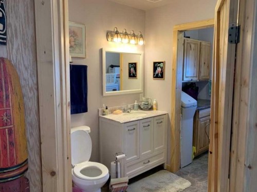 22037 Range Road 280, Cardston, AB - Indoor Photo Showing Bathroom