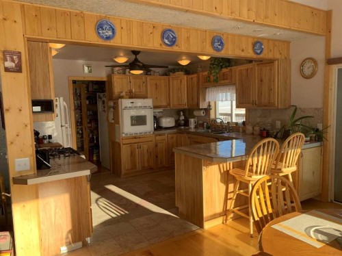 22037 Range Road 280, Cardston, AB - Indoor Photo Showing Kitchen