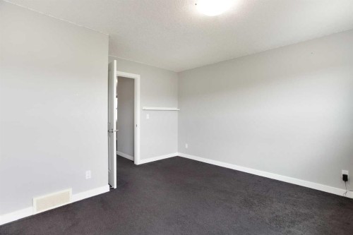 342 Hillcrest Circle Sw, Airdrie, AB 