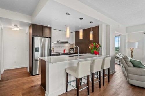 3202-930 6 Avenue Sw, Calgary, AB - Indoor Photo Showing Kitchen With Stainless Steel Kitchen With Upgraded Kitchen
