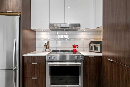 3202-930 6 Avenue Sw, Calgary, AB - Indoor Photo Showing Kitchen With Stainless Steel Kitchen With Upgraded Kitchen