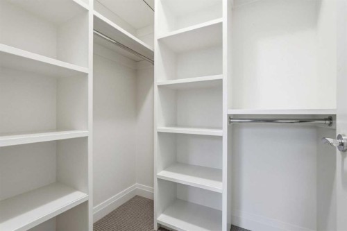 2109 20 Avenue Sw, Calgary, AB - Indoor With Storage