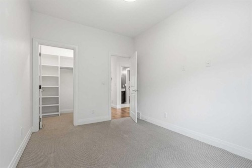 2109 20 Avenue Sw, Calgary, AB - Indoor Photo Showing Other Room