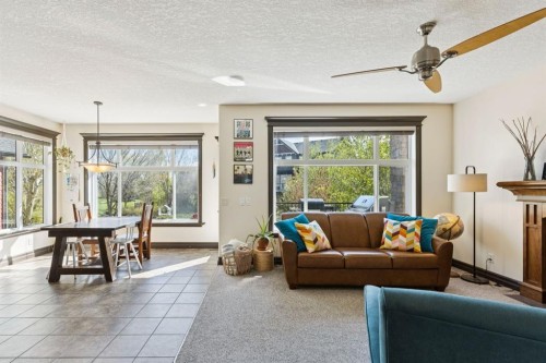 957 Coopers Drive Sw, Airdrie, AB - Indoor Photo Showing Living Room