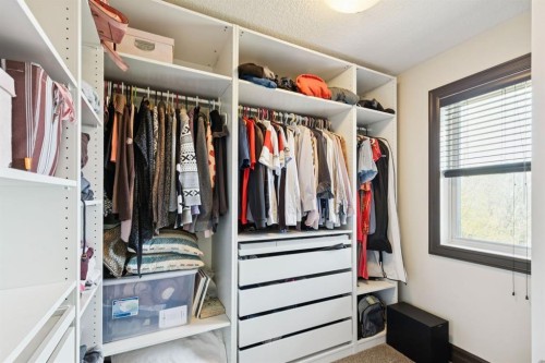 957 Coopers Drive Sw, Airdrie, AB - Indoor With Storage