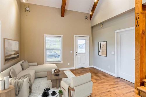 201 Cottageclub Crescent, Rural Rocky View County, AB - Indoor Photo Showing Living Room