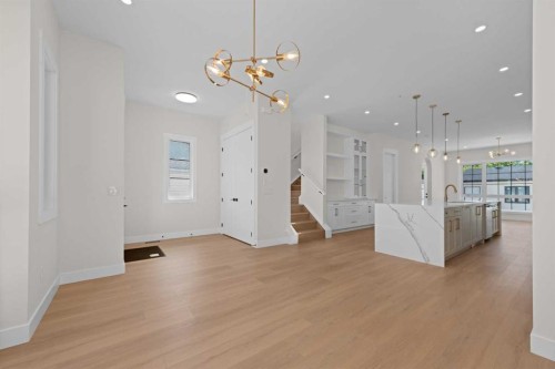 6427 33 Avenue Nw, Calgary, AB 