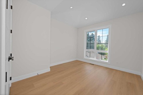 6427 33 Avenue Nw, Calgary, AB 