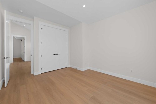 6427 33 Avenue Nw, Calgary, AB 