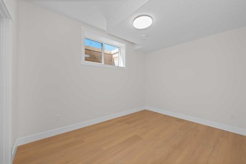 6427 33 Avenue Nw, Calgary, AB 