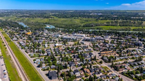 6427 33 Avenue Nw, Calgary, AB 
