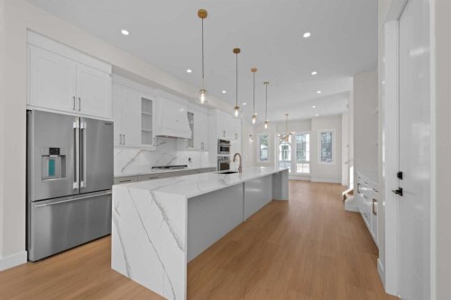 6427 33 Avenue Nw, Calgary, AB 