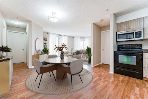 102-1717 60 Street SE Calgary, AB T2A 7Y7
