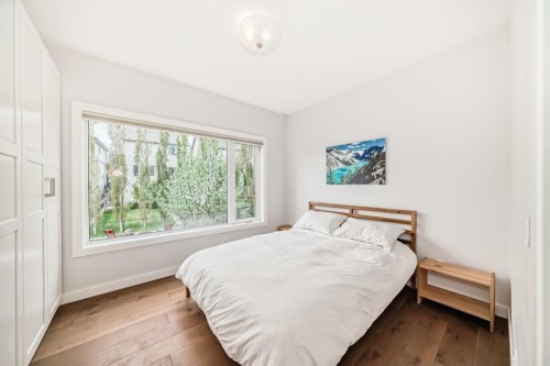 35 Sunset View, Cochrane, AB - Indoor Photo Showing Bedroom