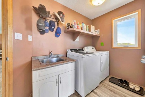 480054 Range Road 30 Range, Paradise Valley, AB - Indoor Photo Showing Laundry Room