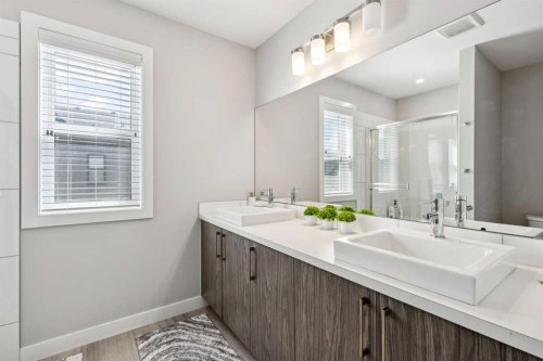 310 Sage Meadows Gardens Nw, Calgary, AB - Indoor Photo Showing Bathroom