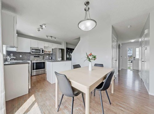 558 Evermeadow Road Sw, Calgary, AB - Indoor