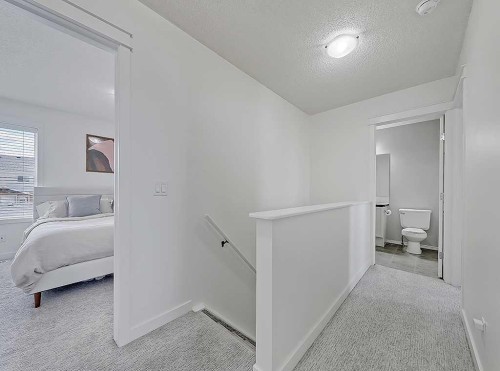 558 Evermeadow Road Sw, Calgary, AB - Indoor
